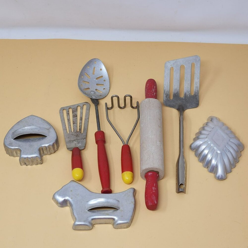 Vintage‎ 8 Piece Lot Red Wood Handle Kitchen Utensil Toys Spatula Spoon R Pin